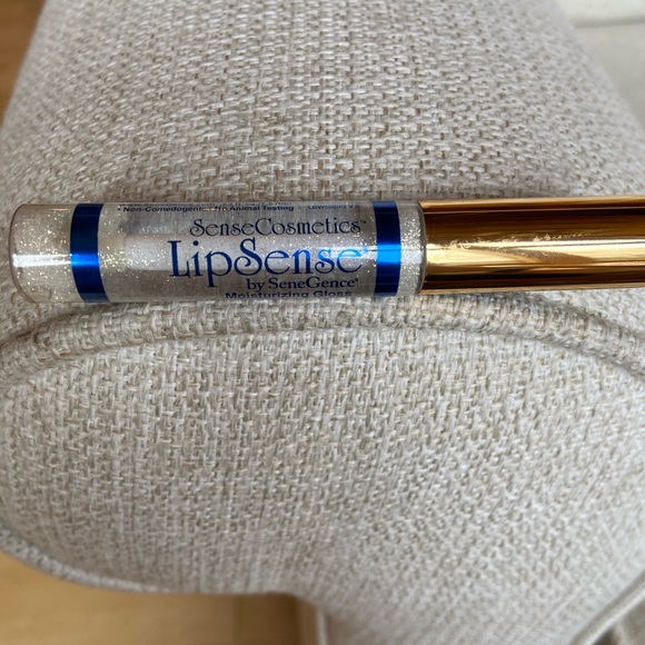 LipSense Gold Glitter Gloss - Picture 4 of 5